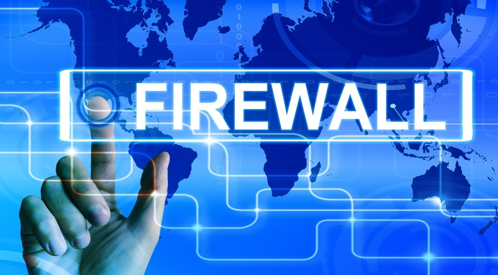 SOLUÇÃO FIREWALL COMTEMPLANTO HARDWARE E SOFTWARE 